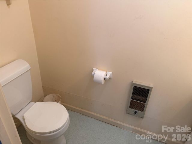 846 Old US 221 Highway S, Marion, NC 28752