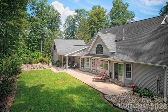 846 Old US 221 Highway S, Marion, NC 28752