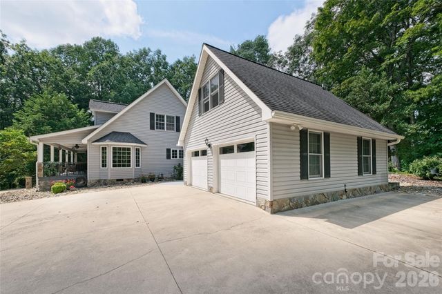 846 Old US 221 Highway S, Marion, NC 28752
