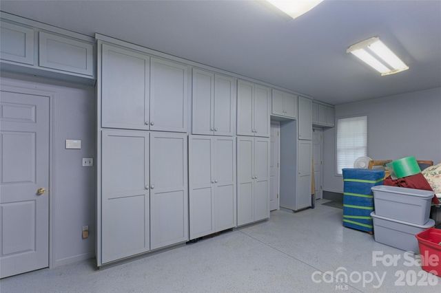 846 Old US 221 Highway S, Marion, NC 28752