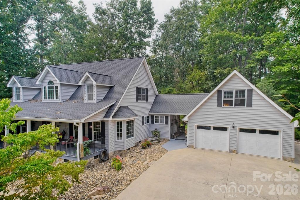 846 Old US 221 Highway S, Marion, NC 28752