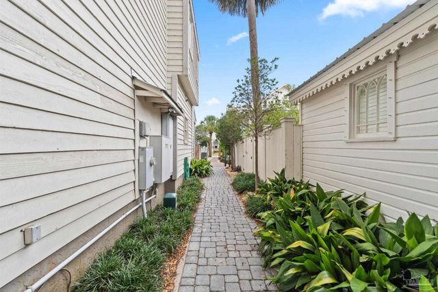 432 Bayfront Pkwy C, Pensacola, FL 32502