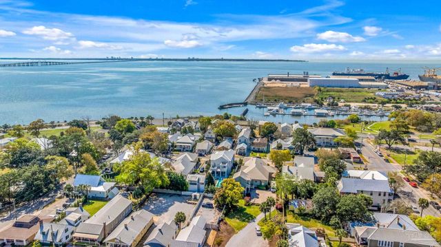 432 Bayfront Pkwy C, Pensacola, FL 32502