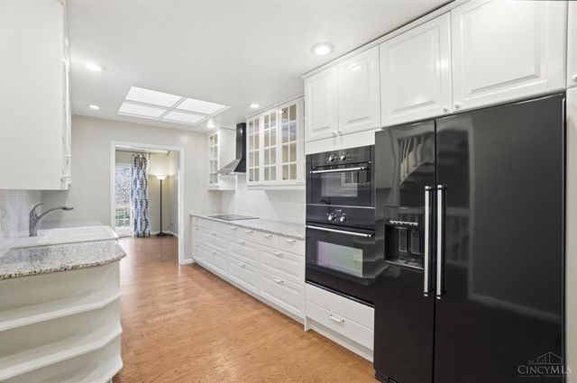 10432 Hickory Point Drive, Blue Ash, OH 45242