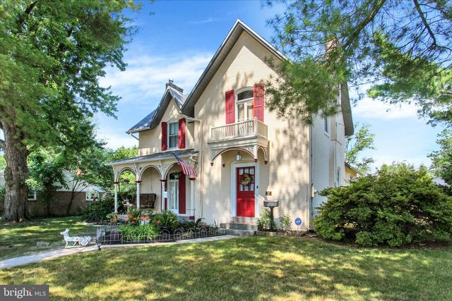 811 JOHNS AVE, Gettysburg, PA 17325