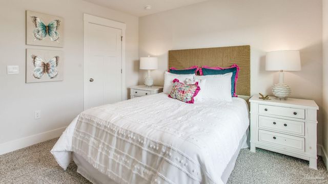 8661 Russellcross Blvd, Pensacola, FL 32507