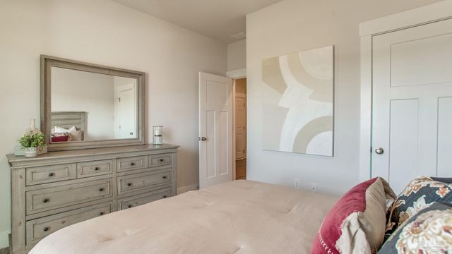 8661 Russellcross Blvd, Pensacola, FL 32507