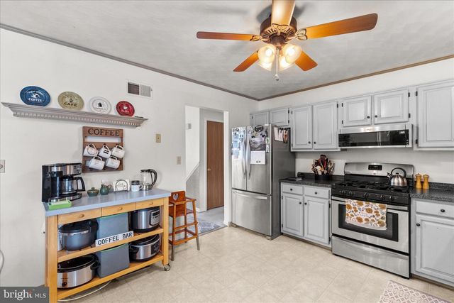 22 DOGWOOD LN, Hanover, PA 17331