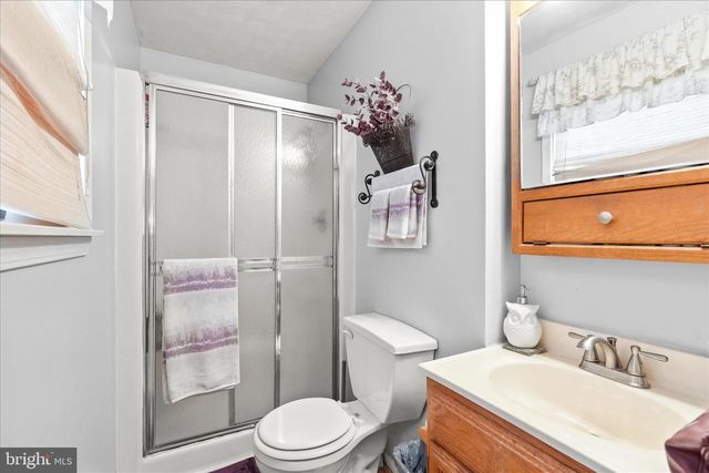 22 DOGWOOD LN, Hanover, PA 17331