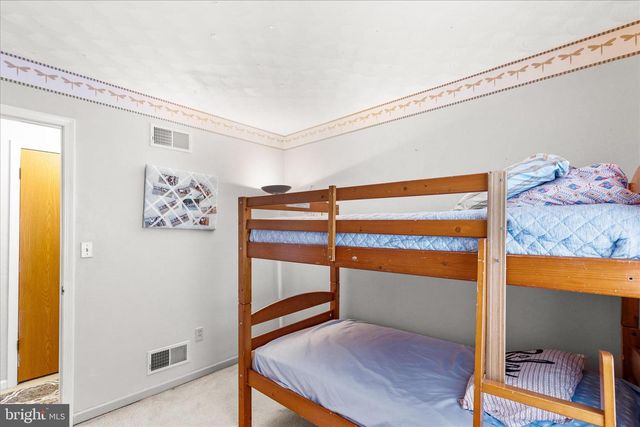 22 DOGWOOD LN, Hanover, PA 17331