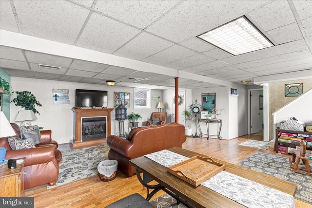 22 DOGWOOD LN, Hanover, PA 17331