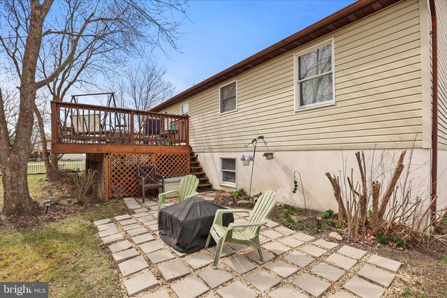 22 DOGWOOD LN, Hanover, PA 17331