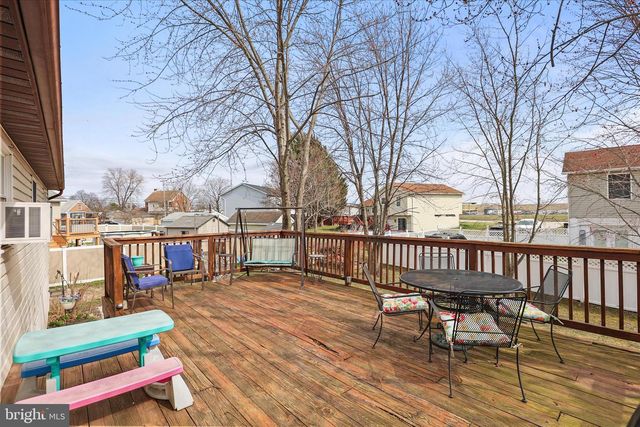 22 DOGWOOD LN, Hanover, PA 17331