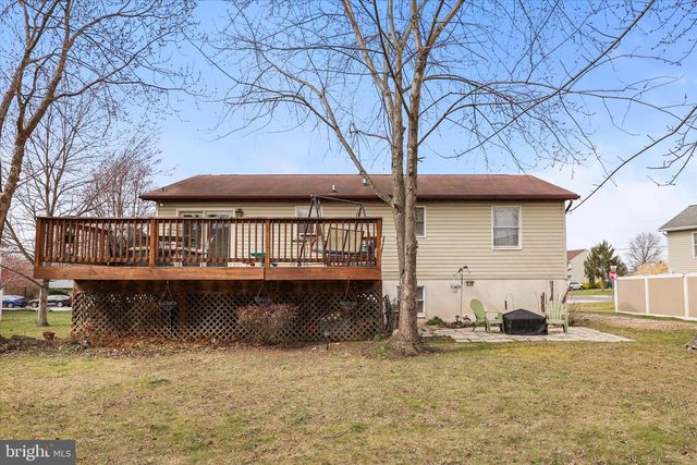 22 DOGWOOD LN, Hanover, PA 17331