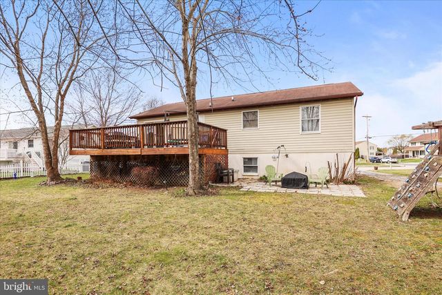 22 DOGWOOD LN, Hanover, PA 17331