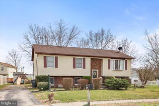 22 DOGWOOD LN, Hanover, PA 17331