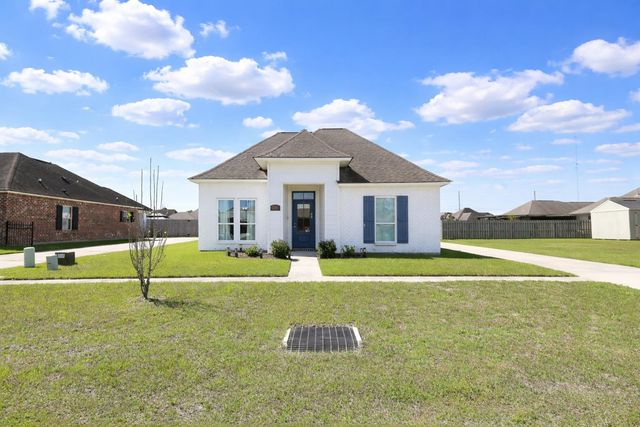 114 Carondelet Ct, Thibodaux, LA 70301