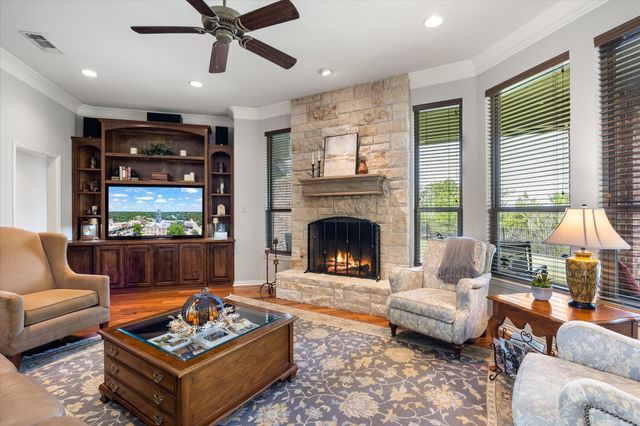 1616 Crow Creek Drive, Granbury, TX 76049