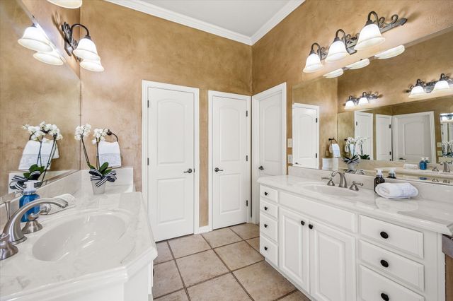 1616 Crow Creek Drive, Granbury, TX 76049