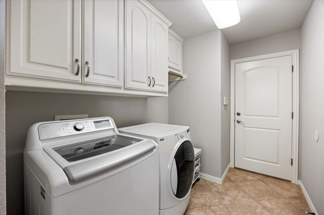 1616 Crow Creek Drive, Granbury, TX 76049