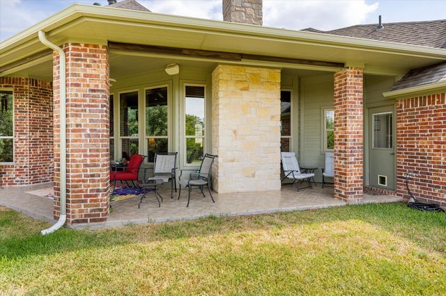1616 Crow Creek Drive, Granbury, TX 76049