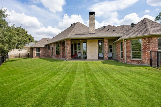 1616 Crow Creek Drive, Granbury, TX 76049