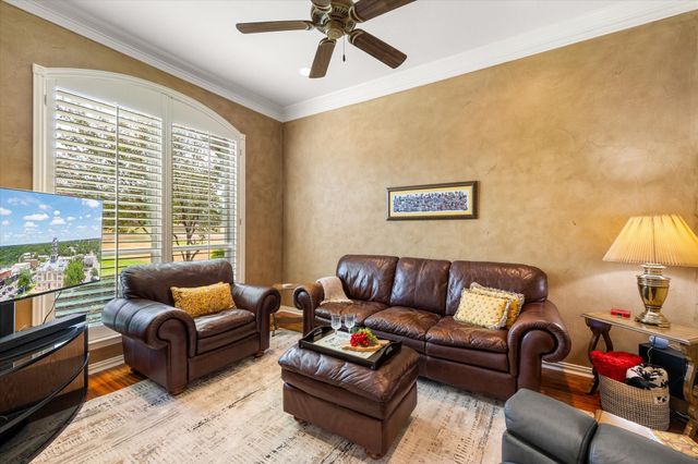 1616 Crow Creek Drive, Granbury, TX 76049