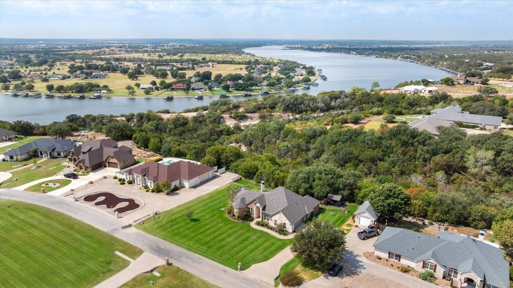 1616 Crow Creek Drive, Granbury, TX 76049 — photo 5
