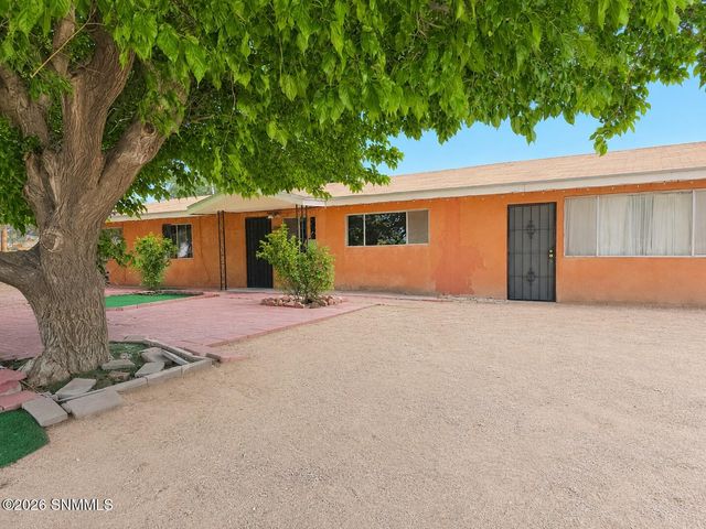 1032 Ash Avenue, Las Cruces, NM 88001
