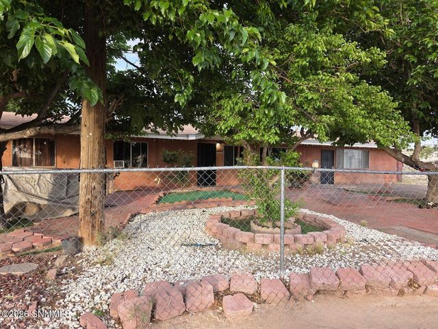 1032 Ash Avenue, Las Cruces, NM 88001