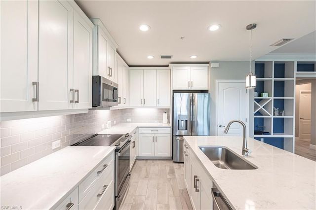 2319 Sawyers Hill RD 703, Naples, FL 34120