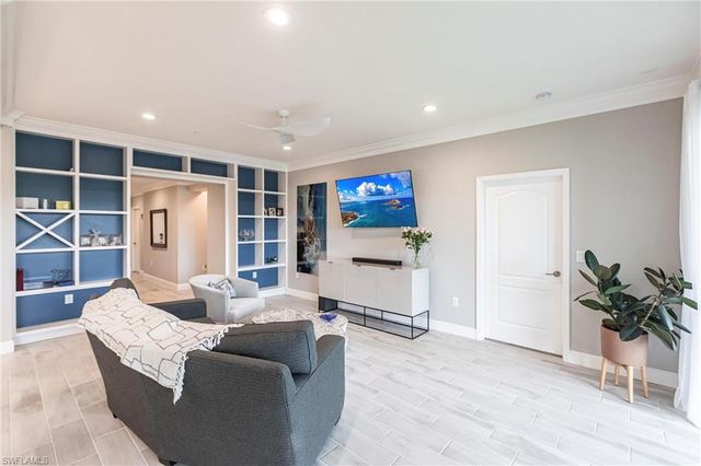 2319 Sawyers Hill RD 703, Naples, FL 34120