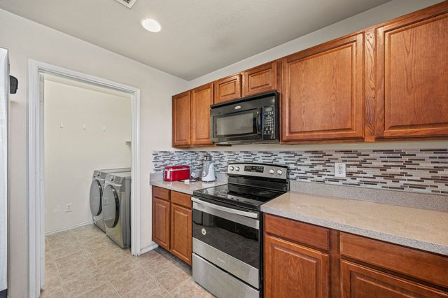 9520 Sills Way, Fort Worth, TX 76177