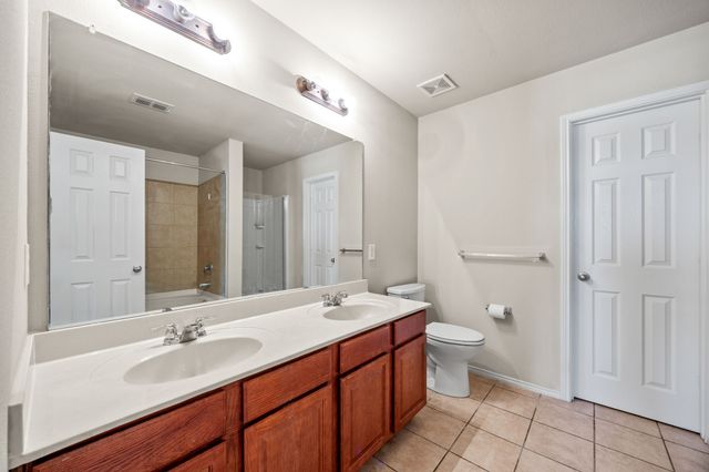 9520 Sills Way, Fort Worth, TX 76177