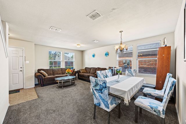 9520 Sills Way, Fort Worth, TX 76177