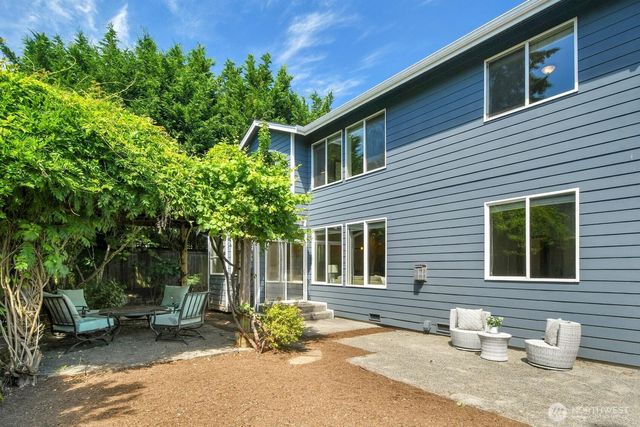 12940 NE 200th Place, Woodinville, WA 98072