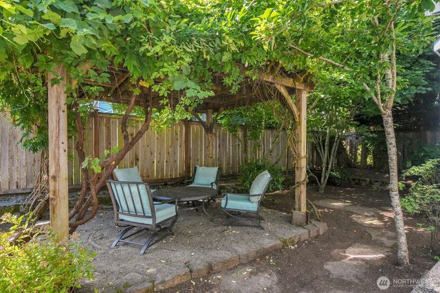 12940 NE 200th Place, Woodinville, WA 98072
