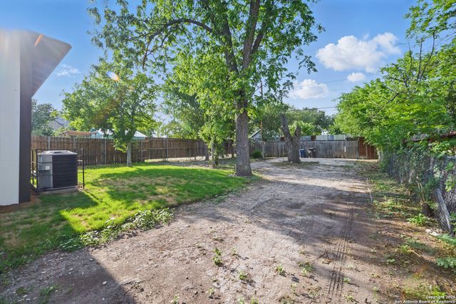 727 Hammond, San Antonio, TX 78210