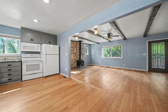 19479 Murphy Rd, Pine Grove, CA 95665