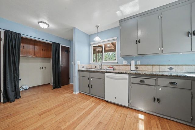 19479 Murphy Rd, Pine Grove, CA 95665