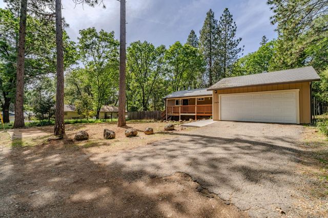 19479 Murphy Rd, Pine Grove, CA 95665