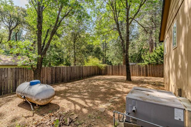 19479 Murphy Rd, Pine Grove, CA 95665