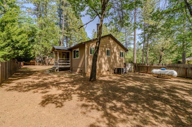 19479 Murphy Rd, Pine Grove, CA 95665