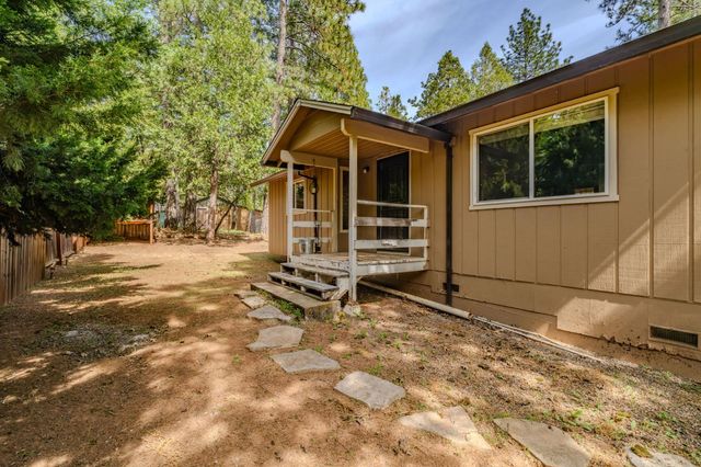 19479 Murphy Rd, Pine Grove, CA 95665