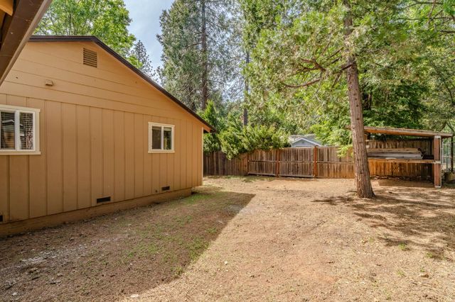 19479 Murphy Rd, Pine Grove, CA 95665
