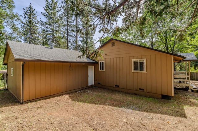 19479 Murphy Rd, Pine Grove, CA 95665