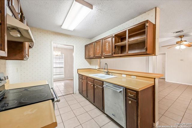 5311 Winridge, San Antonio, TX 78228