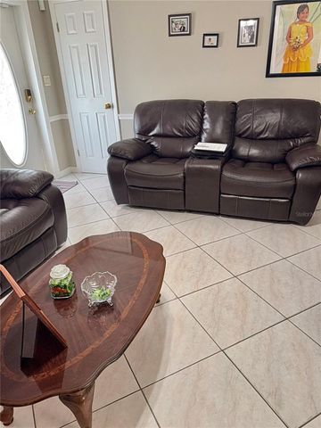 4417 W HIAWATHA STREET, Tampa, FL 33614