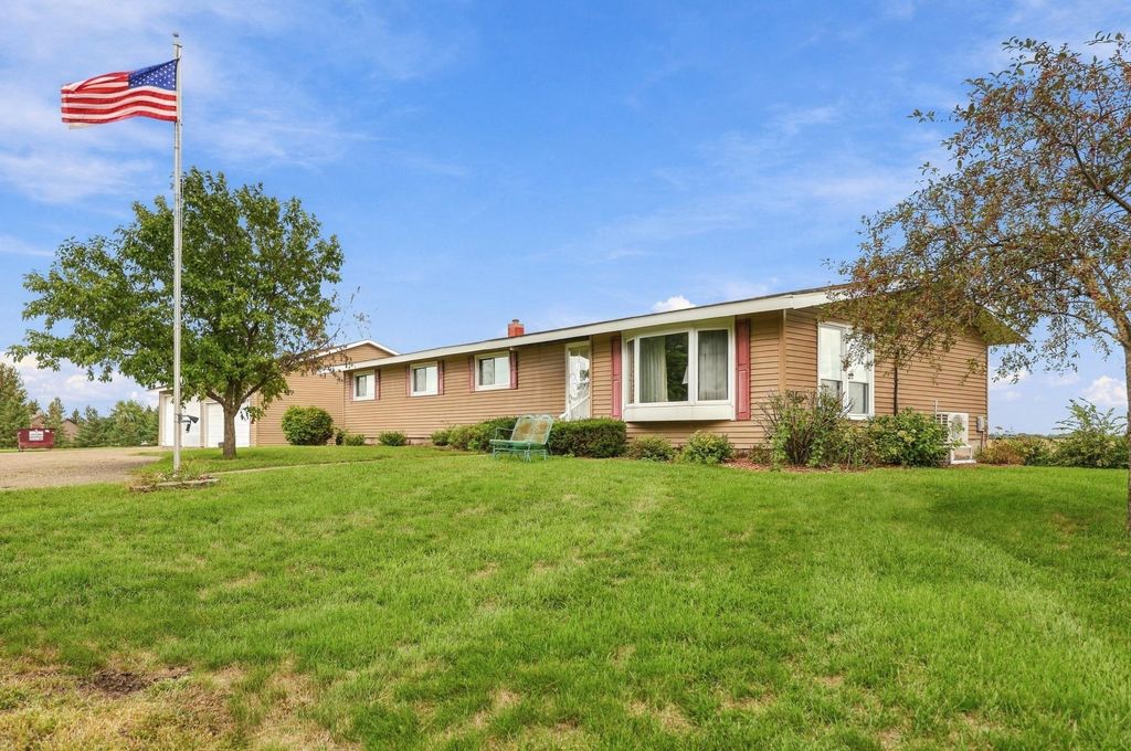 22050 Northfield Boulevard, Hampton, MN 55031 — exterior