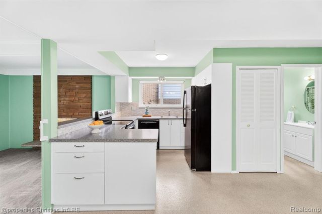 36004 Whitcomb Street, Livonia, MI 48154